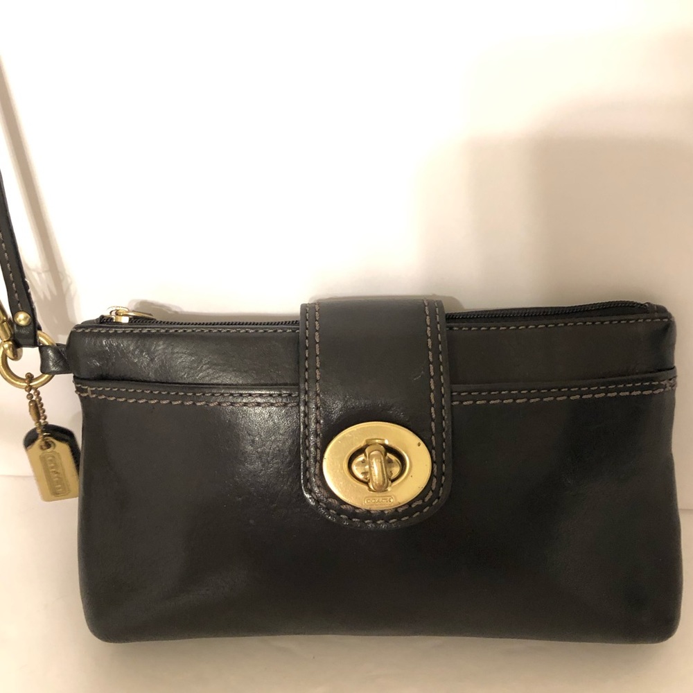 COACH VINTAGE LEATHER TURNLOCK WRISTLET